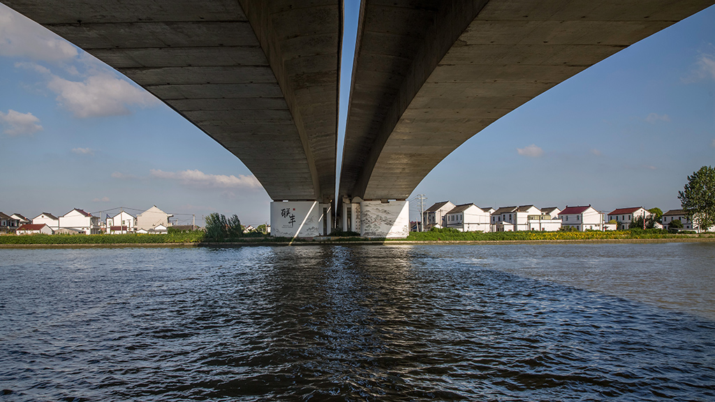 作品《横跨大运河》  作者：高连根   拍摄地点：平望段  联系电话：13511612722.jpg